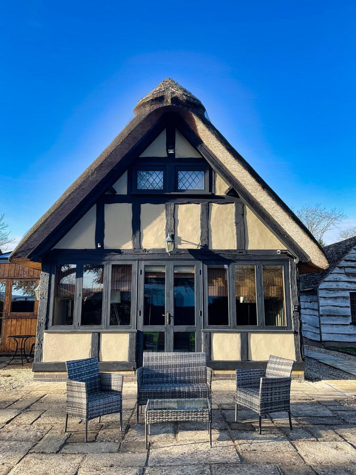 Guest House Gem In Wickhamford, Near Broadway Badsey Exterior photo